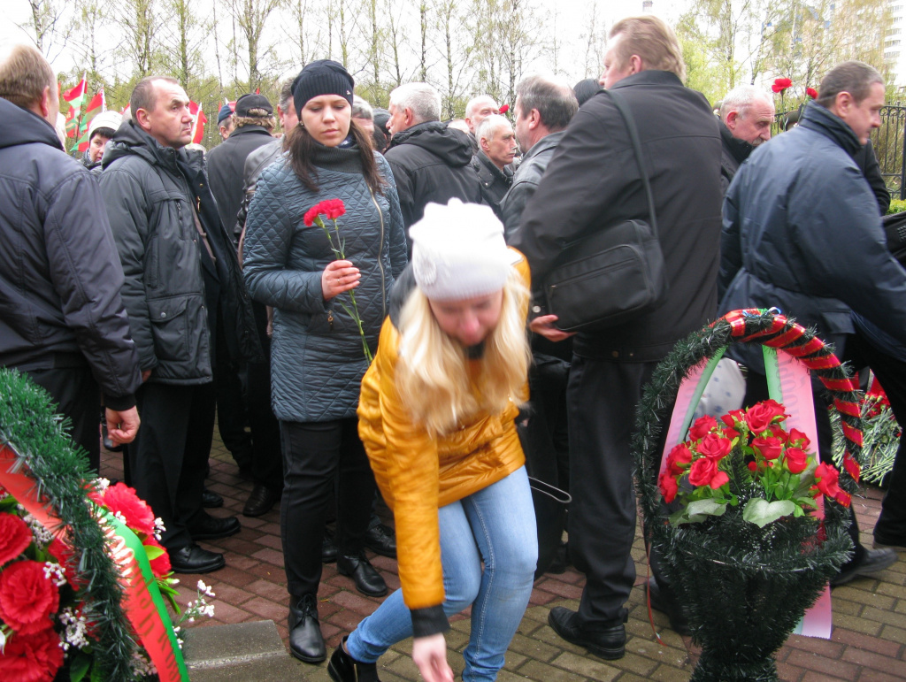 Возложения цветов ЧАЭС_1.jpg