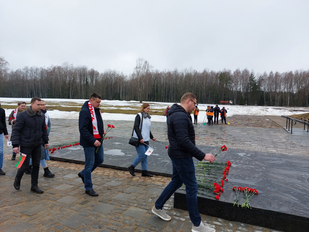 Хатынь_БРСМ (1).jpg