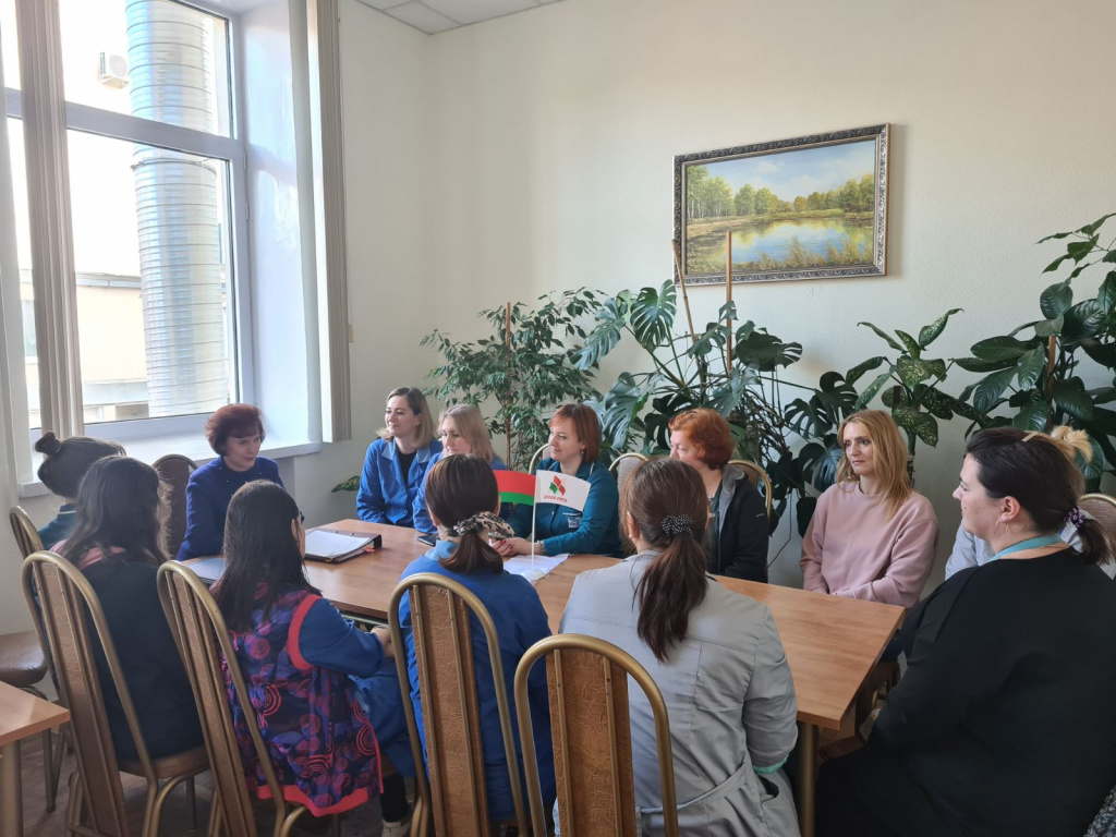 Диалоговая площадка Льготы и гарантии матерям (2).jpg